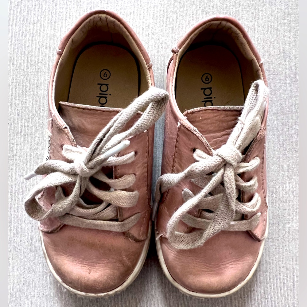 Piper Finn low top sneakers in Blush size 6